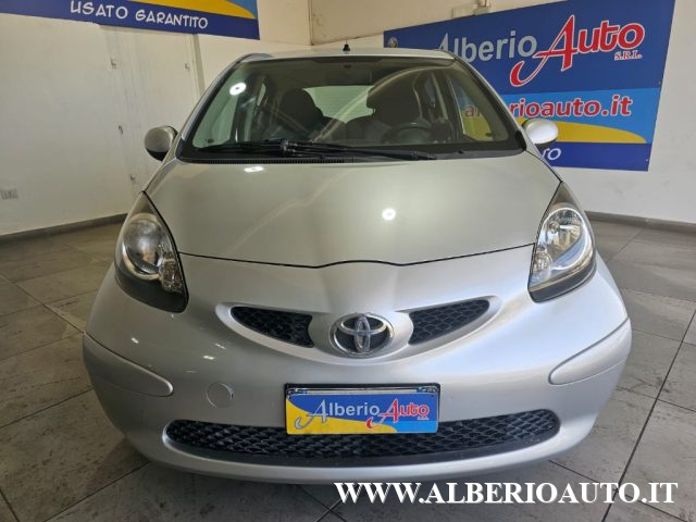 Toyota Aygo 1.0 12V VVT-i 5 porte - foto 2 di 4