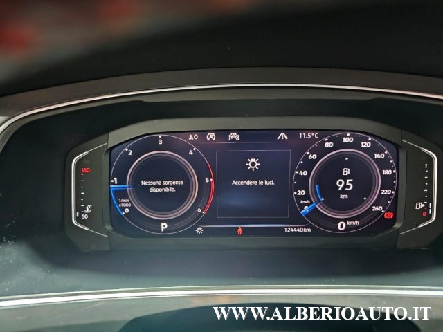 Volkswagen Tiguan 2.0 TDI 150 CV ALLSPACE DSG R-Line 7 posti, del 2020, 124.440 km, in vendita a Adrano (CT)