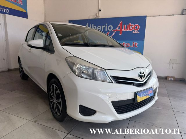 Toyota Yaris 1.0 5 porte Lounge - foto 3 di 4