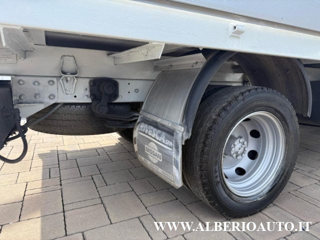 Nissan Cabstar 3.0 Td CASSONE FISSO, del 2002, 240.323 km, in vendita a Adrano (CT)