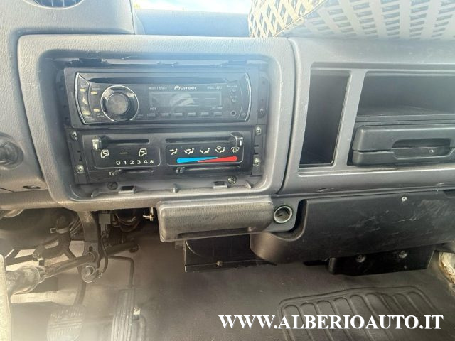 Nissan Cabstar 3.0 Td CASSONE FISSO, del 2002, 240.323 km, in vendita a Adrano (CT)
