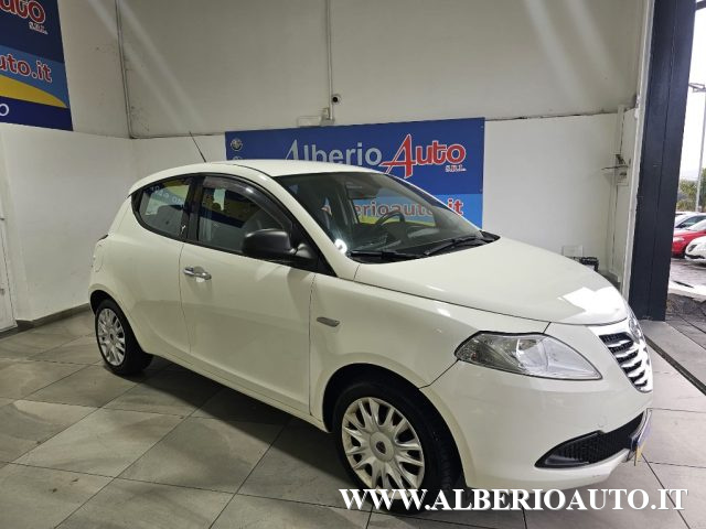 Lancia Ypsilon 1.2 69 CV 5 porte Silver - foto 3 di 4