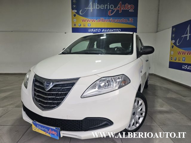 Lancia Ypsilon 1.2 69 CV 5 porte Silver usato a ADRANO