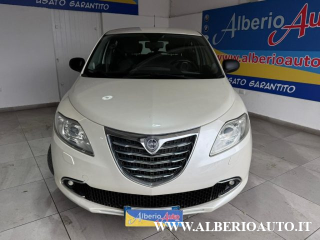 Lancia Ypsilon 1.2 69 CV 5 porte Platinum - foto 2 di 4