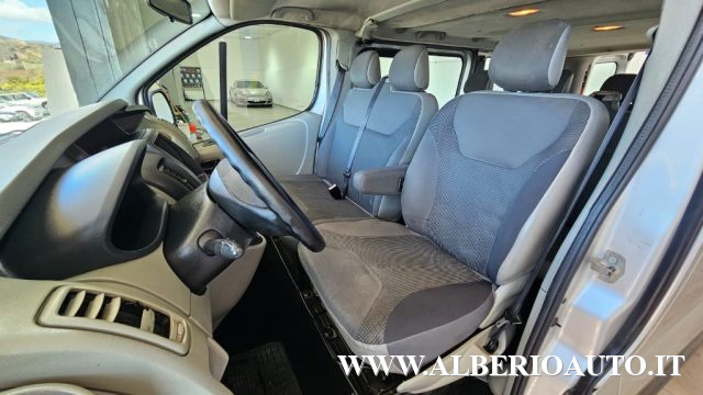 Opel Vivaro 27 2.0 CDTI 120CV PC-TN Combi 9 posti, del 2010, 560.538 km, in vendita a Adrano (CT)