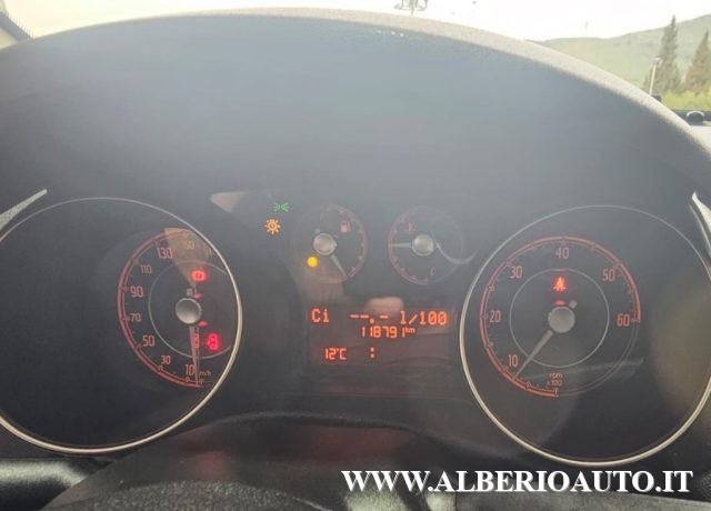 Fiat Punto 1.3 MJT II 75 CV 5 porte Young, del 2015, 118.791 km, in vendita a Adrano (CT)