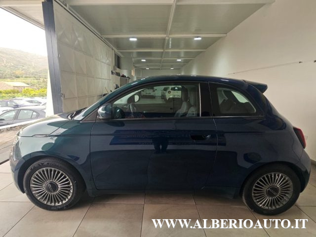 Fiat 500e Berlina 42 kWh Icon, del 2022, 87.129 km, in vendita a Adrano (CT)
