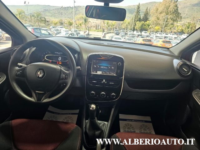 Renault Clio 1.5 dCi 8V 75CV 5 porte Wave, del 2014, 138.535 km, in vendita a Adrano (CT)