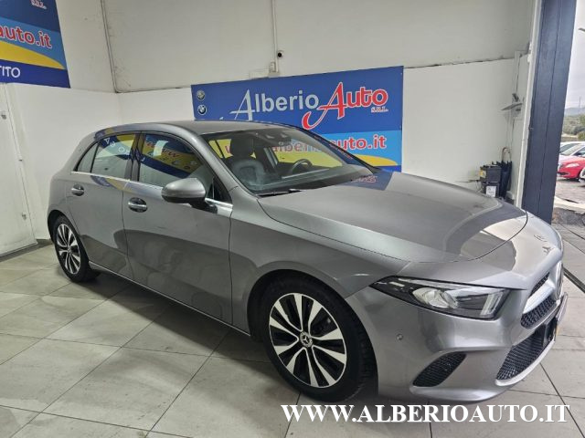 Mercedes-Benz A 180 d Automatic Business Luci Ambient usato a ADRANO
