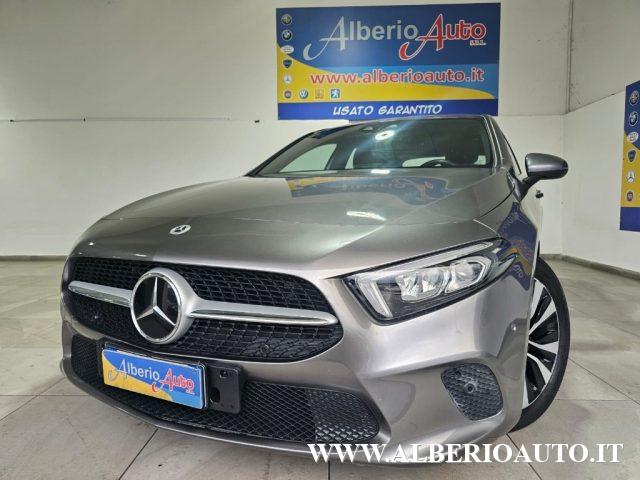 Mercedes-Benz A 180 d Automatic Business Luci Ambient usato a ADRANO