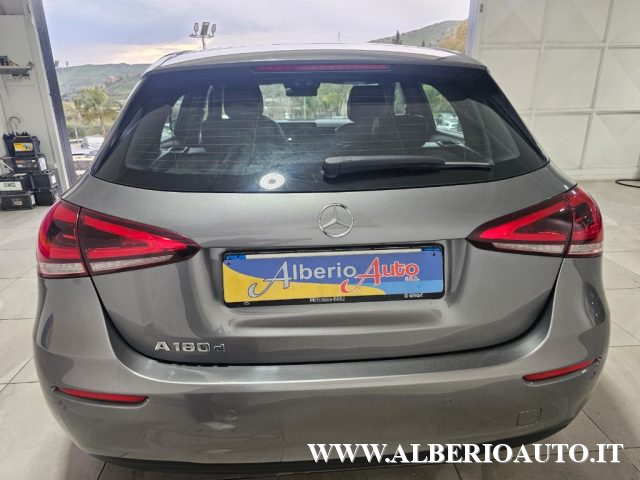 Mercedes-Benz A 180 d Automatic Business Luci Ambient - foto 4 di 4