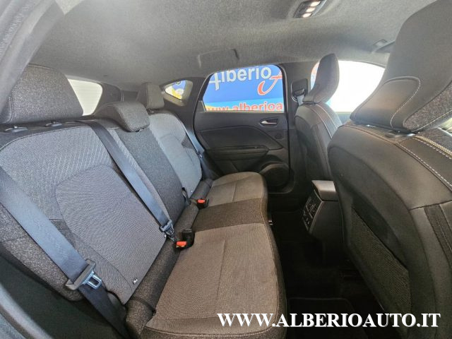 Renault Captur TCe 90 CV Techno, del 2025, 13.621 km, in vendita a Adrano (CT)