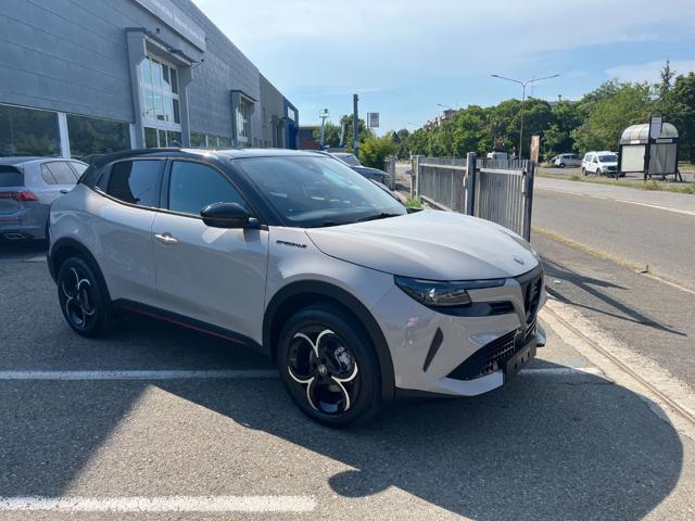 Alfa Romeo Junior 1.2 136 CV (145cv) Hybrid eDCT6 Speciale - foto 2 di 4