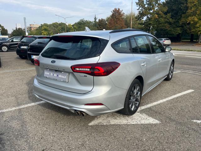 Ford Focus 1.0 EcoBoost Hybrid 155 CV Powershift SW ST-Line - foto 3 di 4