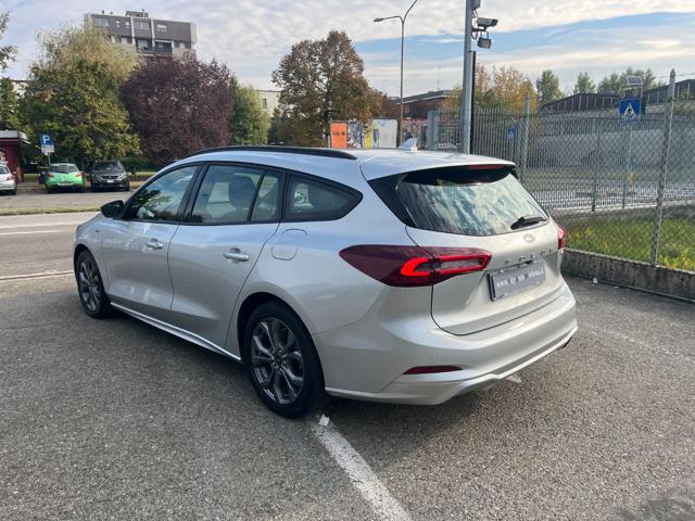 Ford Focus 1.0 EcoBoost Hybrid 155 CV Powershift SW ST-Line - foto 4 di 4