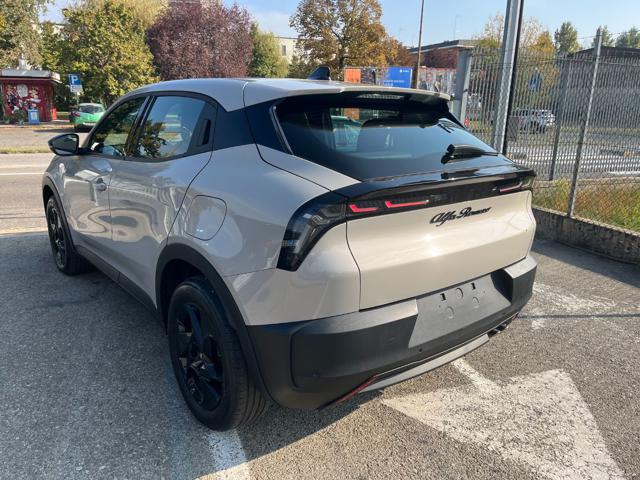 Alfa Romeo Junior 1.2 136 CV Hybrid eDCT6 - foto 3 di 4