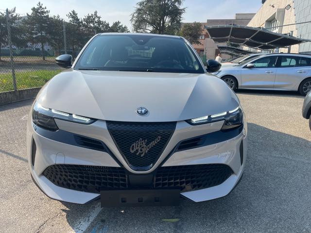 Alfa Romeo Junior 1.2 136 CV Hybrid eDCT6 - foto 2 di 4