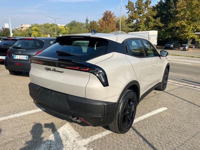 Alfa Romeo Junior 1.2 136 CV Hybrid eDCT6 - foto 4 di 4