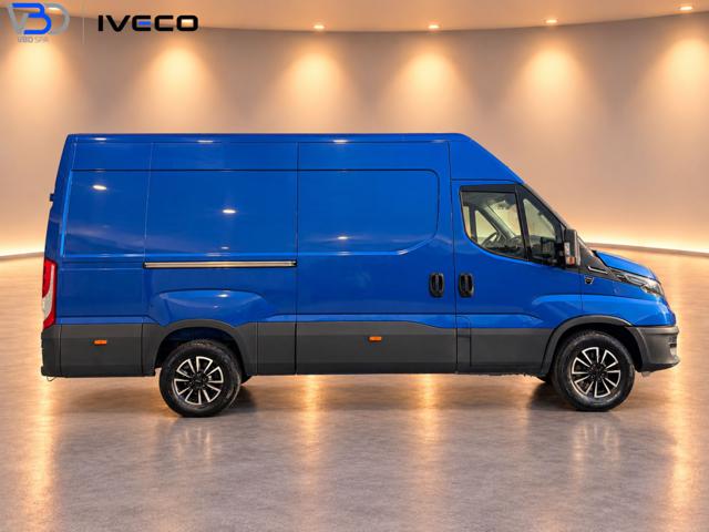 Iveco Daily 35S16SA8V 2.3HPT PC-TN Furgone Hi-Matic - foto 4 di 4
