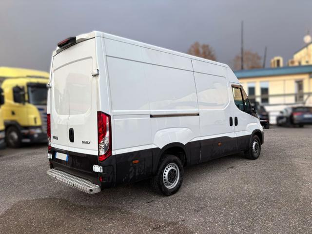 Iveco Daily 35S16V Furgone passo 3520L h2 - foto 4 di 4