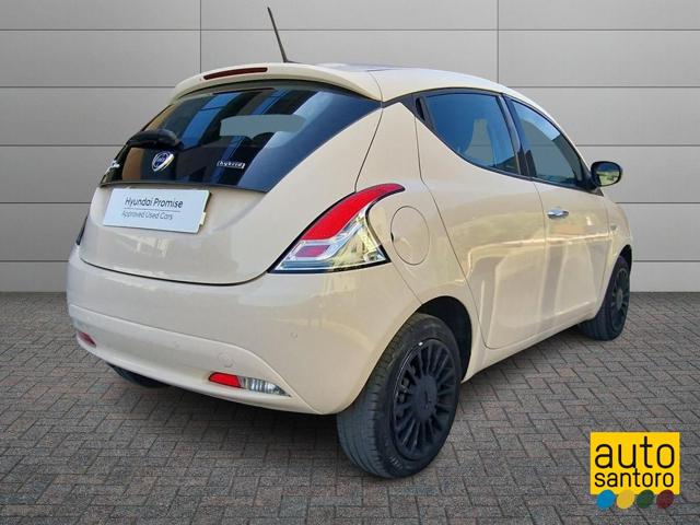 Lancia Ypsilon 1.0 FireFly 5 porte S&S Hybrid Ecochic Gold - foto 3 di 4