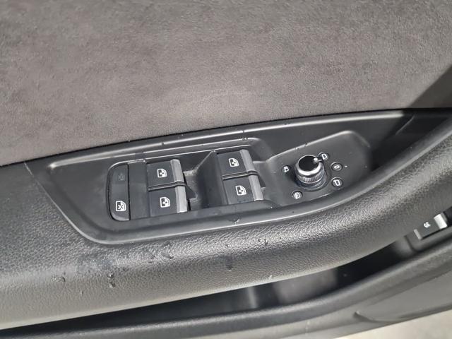 Audi A4 2.0 TDI 150 CV S tronic, del 2018, 157.091 km, in vendita a Salerno (SA)
