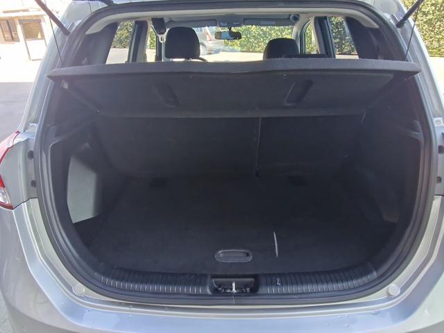 Hyundai iX20 1.4 CRDI 90 CV Comfort, del 2013, 167.853 km, in vendita a Salerno (SA)