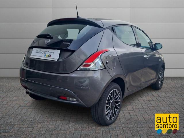Lancia Ypsilon 1.0 FireFly 5 porte S&S Hybrid Alberta Ferretti - foto 3 di 4