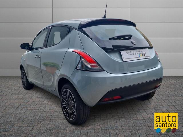 Lancia Ypsilon 1.0 FireFly 5 porte S&S Hybrid Gold Plus - foto 4 di 4