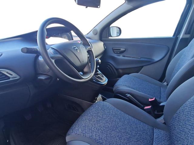 Lancia Ypsilon 1.0 FireFly 5 porte S&S Hybrid Gold, del 2024, 2 km, in vendita a Salerno (SA)
