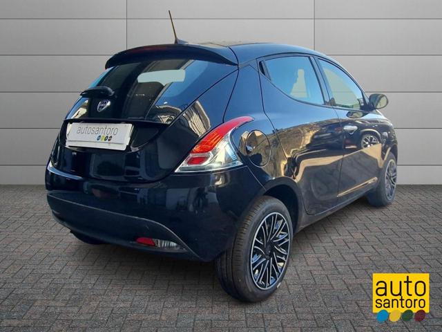 Lancia Ypsilon 1.0 FireFly 5 porte S&S Hybrid Gold - foto 3 di 4