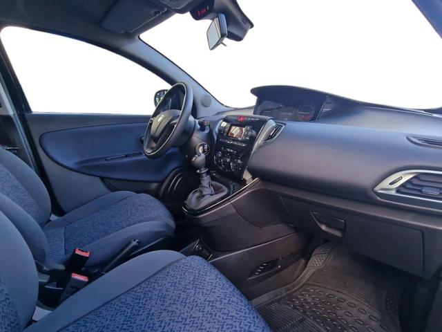 Lancia Ypsilon 1.0 FireFly 5 porte S&S Hybrid Gold, del 2024, 2 km, in vendita a Salerno (SA)