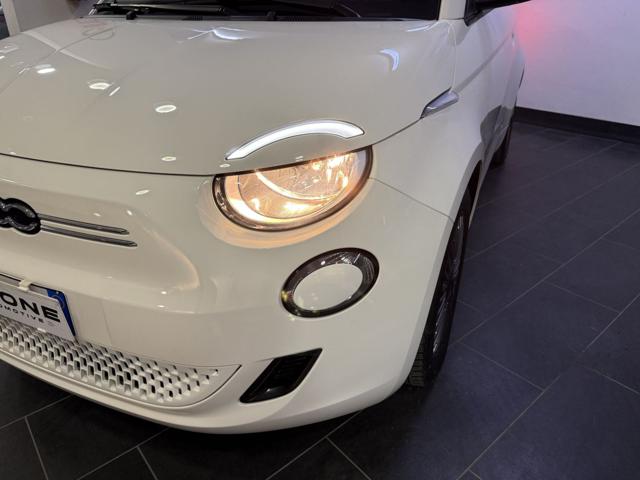 Fiat 500e Berlina 42 kWh Icon + - foto 3 di 4