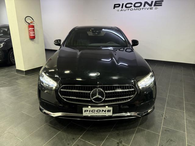 Mercedes-Benz E 220 d Auto Sport - foto 2 di 4