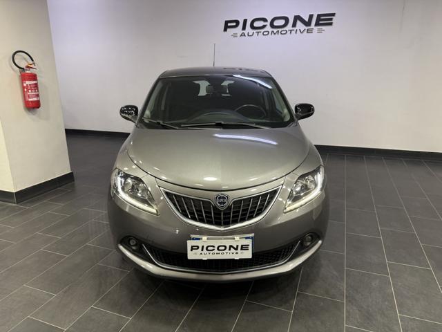 Lancia Ypsilon 1.0 FireFly 5 porte S&S Hybrid Gold - foto 2 di 4