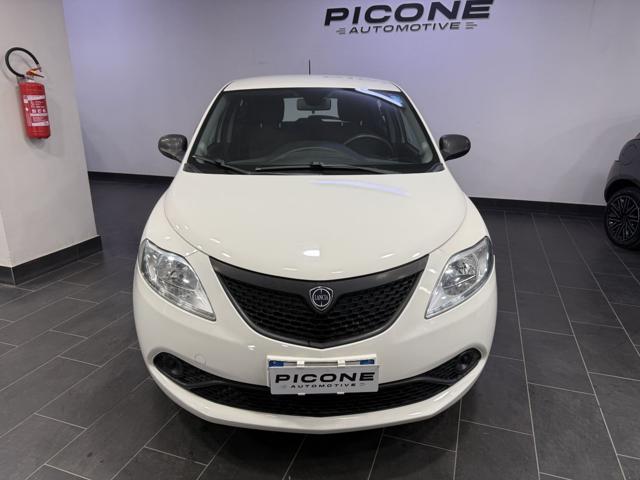 Lancia Ypsilon 1.2 69 CV 5 porte S&S Elefantino Blu - foto 2 di 4