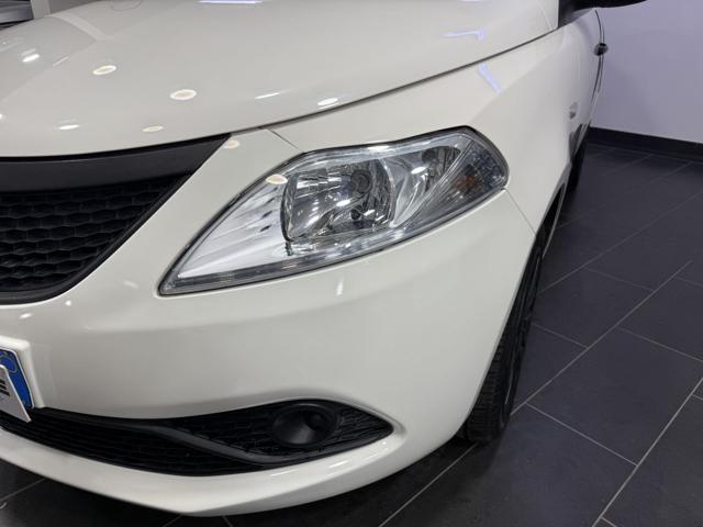 Lancia Ypsilon 1.2 69 CV 5 porte S&S Elefantino Blu - foto 3 di 4