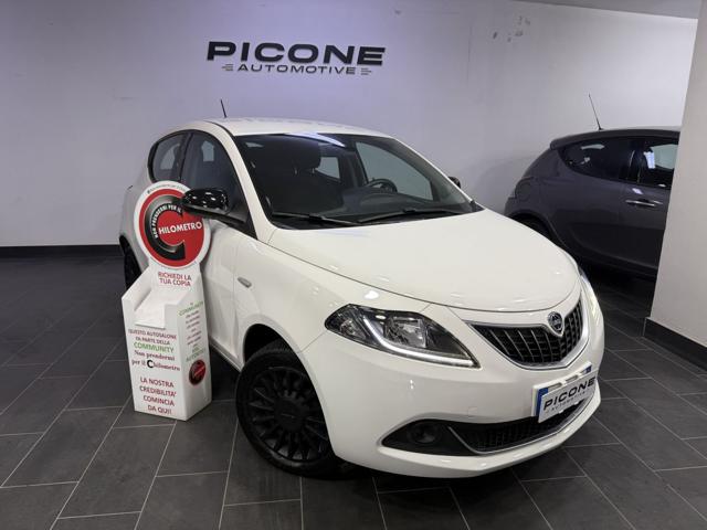 Lancia Ypsilon 1.0 FireFly 5 porte S&S Hybrid Ecochic Silver, del 2021, 35.943 km, in vendita a Aversa (CE)