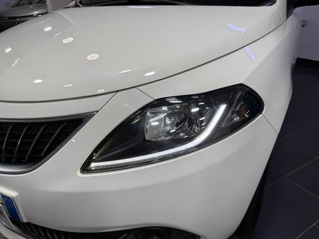 Lancia Ypsilon 1.0 FireFly 5 porte S&S Hybrid Ecochic Silver - foto 3 di 4
