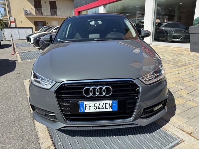 Audi A1 1.0 TFSI ultra S line - foto 2 di 4