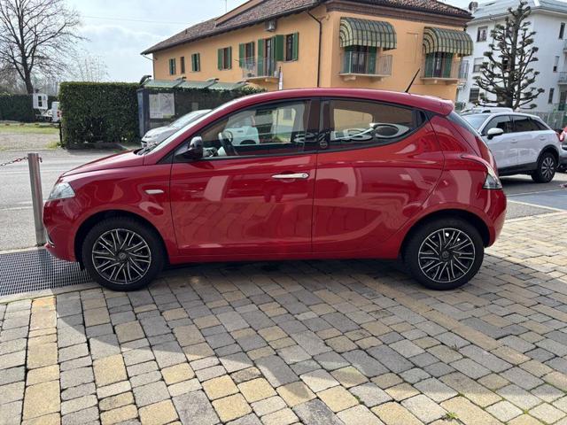 Lancia Ypsilon 1.0 FireFly 5 porte S&S Hybrid Ecochic Gold - foto 2 di 4