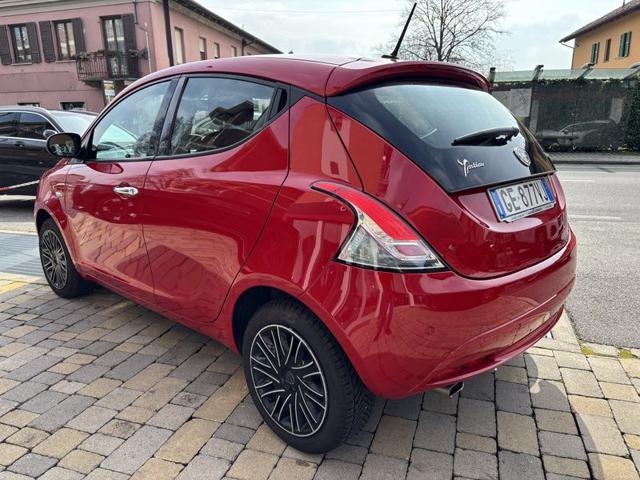 Lancia Ypsilon 1.0 FireFly 5 porte S&S Hybrid Ecochic Gold usato a ALBA
