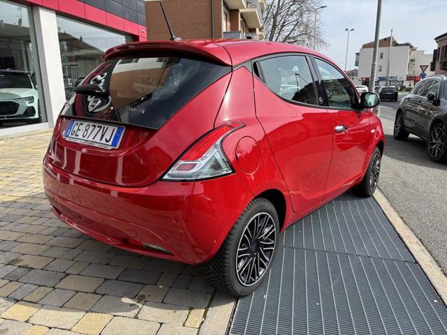 Lancia Ypsilon 1.0 FireFly 5 porte S&S Hybrid Ecochic Gold usato a ALBA