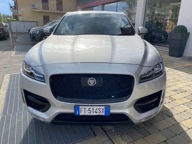 Jaguar F-Pace 2.0 D 240 CV AWD aut. R-Sport NAVI-CAM-LED-PANO-20 - foto 2 di 4