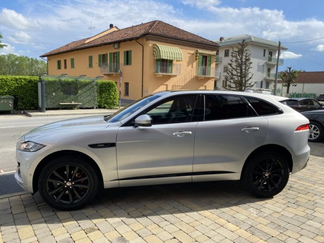 Jaguar F-Pace 2.0 D 240 CV AWD aut. R-Sport NAVI-CAM-LED-PANO-20 usato a ALBA