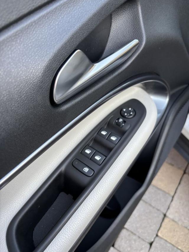 Fiat 600 Hybrid 110 CV DCT MHEV La Prima LED-CAM-18", del 2025, 13.933 km, in vendita a Alba (CN)