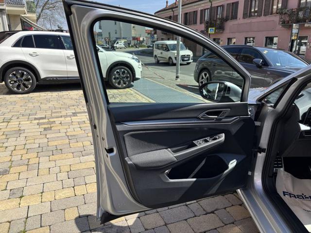 Volkswagen Golf 1.0 eTSI EVO DSG Active NAVI-LED-16", del 2022, 53.156 km, in vendita a Alba (CN)