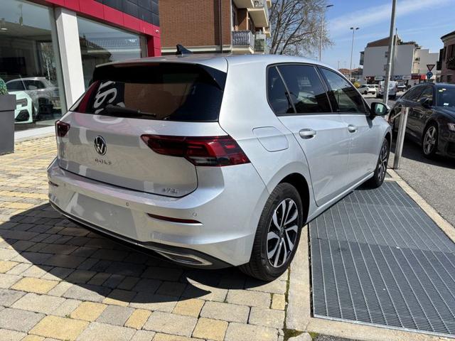Volkswagen Golf 1.0 eTSI EVO DSG Active NAVI-LED-16" usato a ALBA