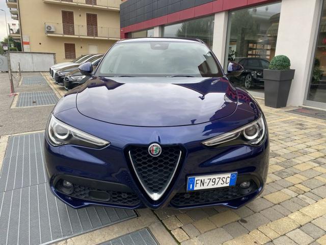 Alfa Romeo Stelvio 2.2 Turbodiesel 190 CV AT8 Q4 Business XENO - foto 2 di 4
