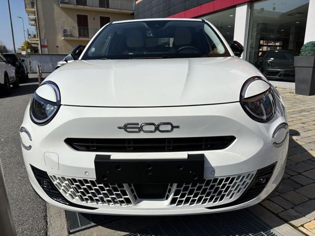 Fiat 600 Hybrid 110 CV DCT MHEV La Prima LED-CAM-18" usato a ALBA